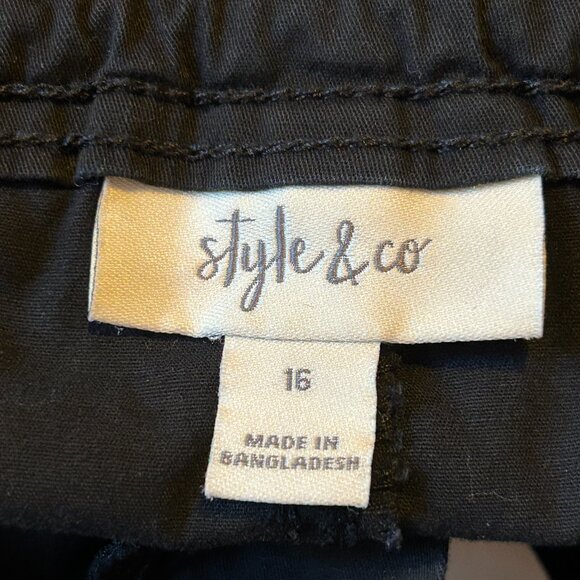 Shorts - Picture 2 of 5